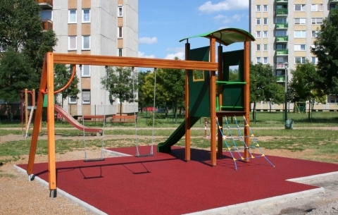 Slide tower with swing